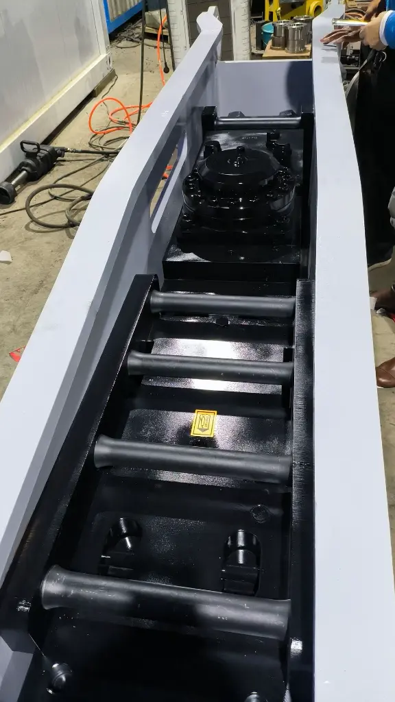 hydraulic hammer.webp