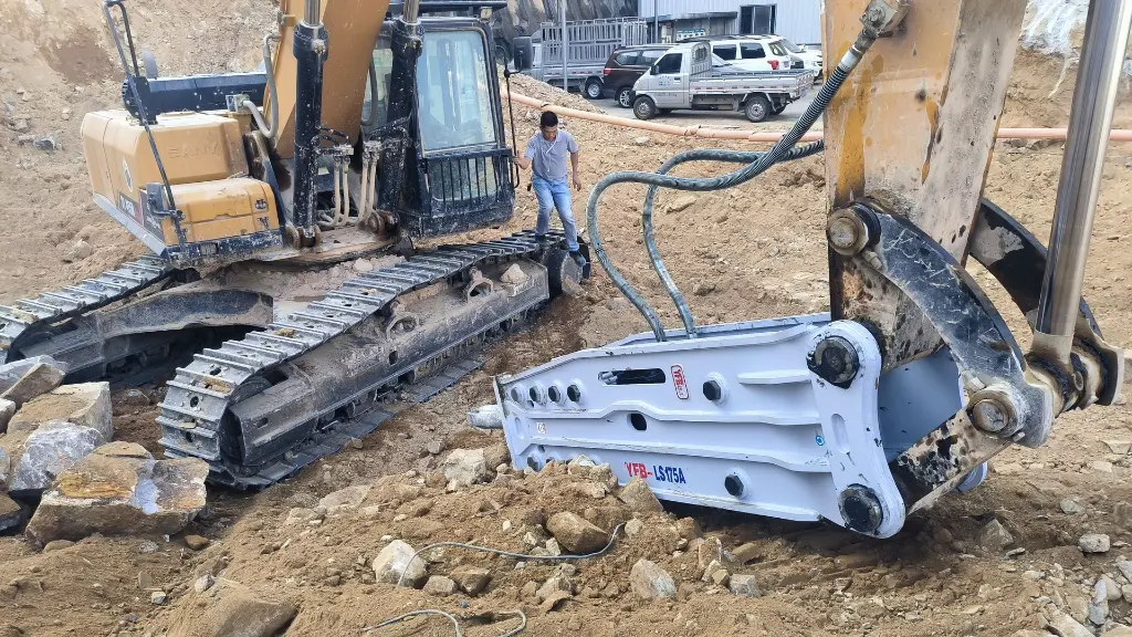 excavator breaker.webp
