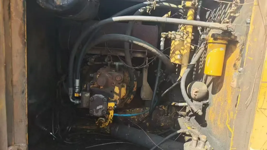 kato-250-7-hydraulic-pump