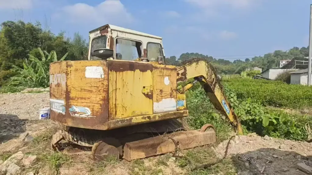 Kato 250-7 Used Excavator for Sale – Engine Start, Workable or for Parts